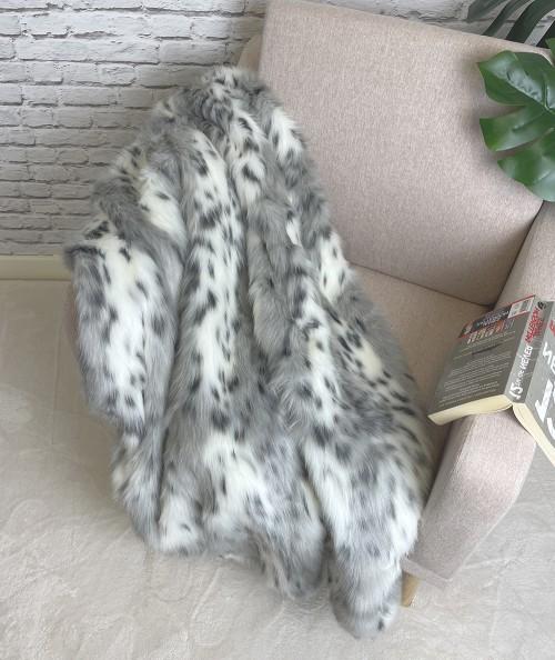 Striped animal print luxury faux fur throw Striped animal print luxury faux fur throw