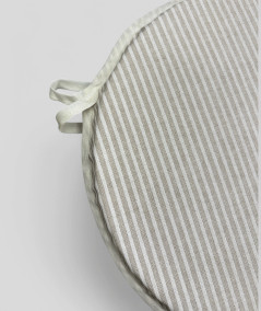 Round seat pads with securing ties