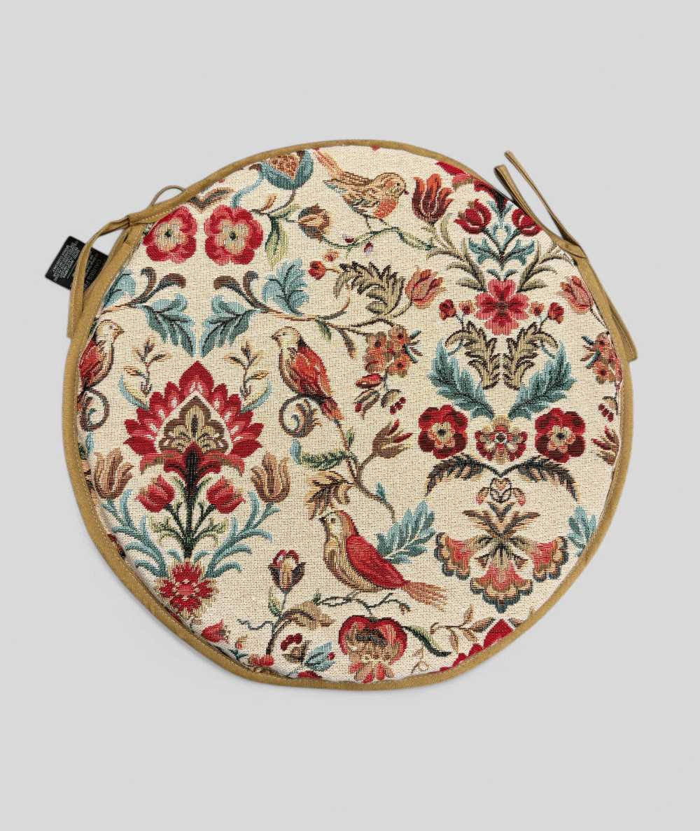 Round Bistro William Original Tapestry Seat Pads
