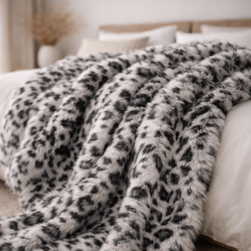Plaid en fausse fourrure léopard gris | Grand plaid en fourrure | Jeté de lit animal