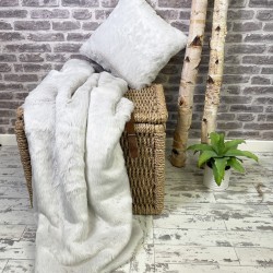 Silver Faux Fur Throw | Arctic Fox Fur Blanket | Luxury Fur Bedspread