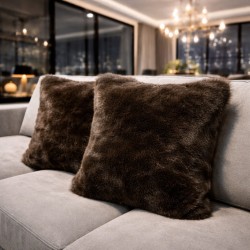 Housses de coussin en fausse fourrure de bison brun foncé riche | Coussins en fourrure brune