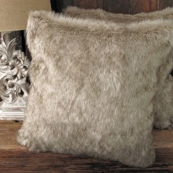 Brunswick Kunstfellkissen | Langhaarige beige Kunstfellkissen | Beige Kissen