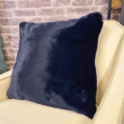 Chelsea Navy Fellkissen | Navy Kunstfellkissen | Blaues Kissen