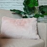 Coussin rectangulaire rose Richmond | Coussins rectangulaires en fausse fourrure |