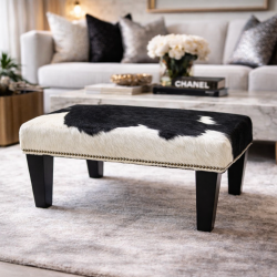 Petit repose-pieds en cuir de vachette noir et blanc | Petit repose-pieds en cuir de vachette
