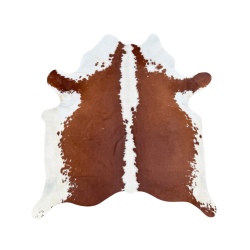 Grande peau de vache marron clair et blanche | Tapis en peau de vache rouge, marron et blanche |