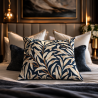 Willow Bough Azure Gobelin-Kissen | Blau gemusterte Gobelin-Kissen