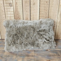 Paar rechteckige Kissen aus taupefarbenem echtem Schaffell 30x50cm
